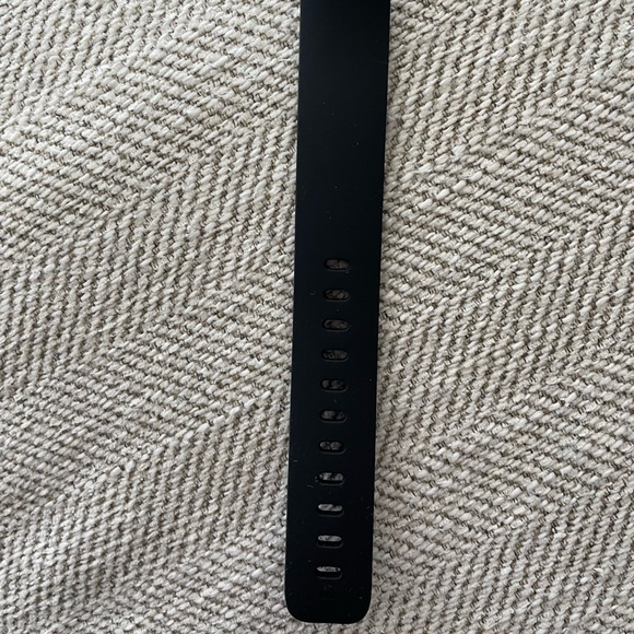 Large Black Fitbit Inspire 2 adjustable strap - NEVER USED - Picture 3 of 3